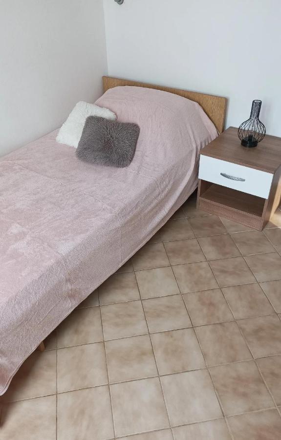 Family Apartments Tomy Punat Εξωτερικό φωτογραφία