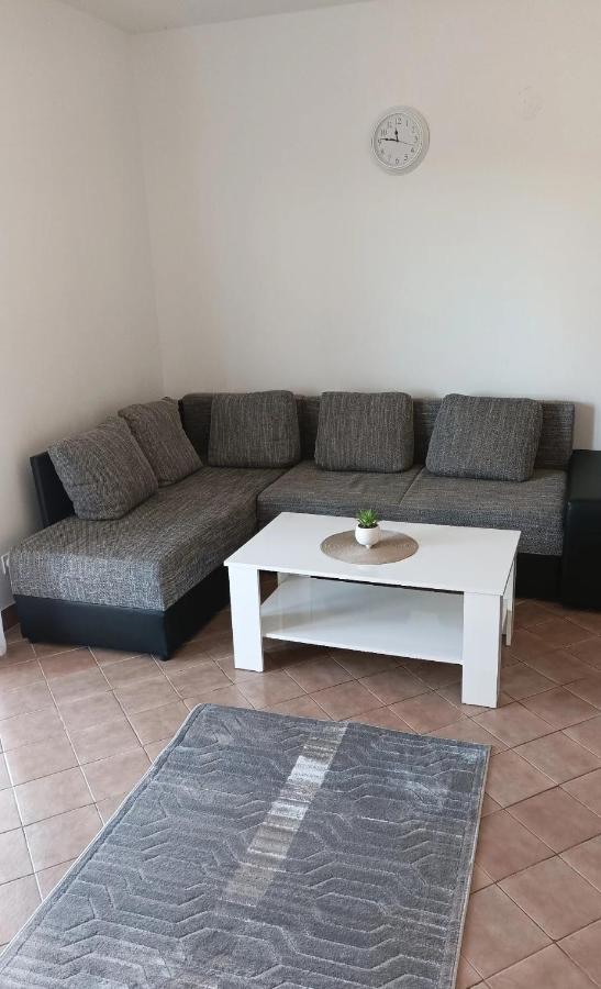 Family Apartments Tomy Punat Εξωτερικό φωτογραφία
